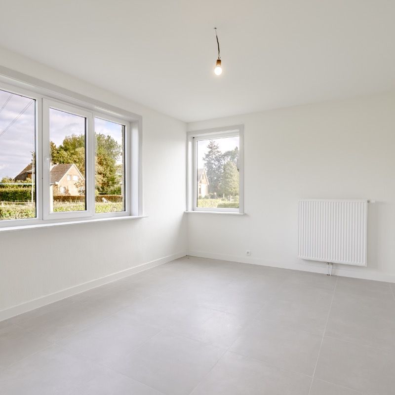 Charmante gezinswoning met groot perceel - Photo 1