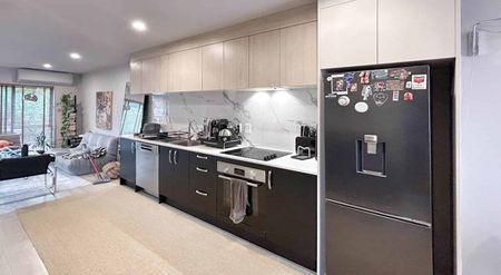 Modern Duplex - 2 Bed, 1 Bath - Photo 2