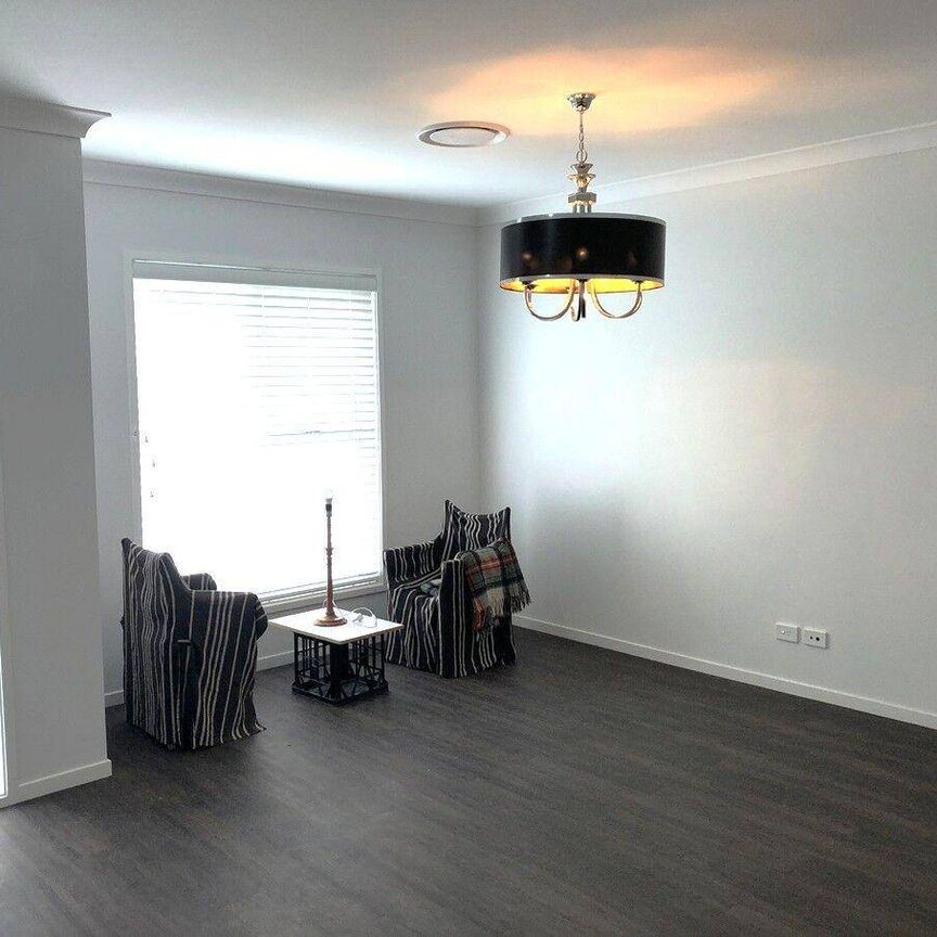 Modern family home - Photo 1