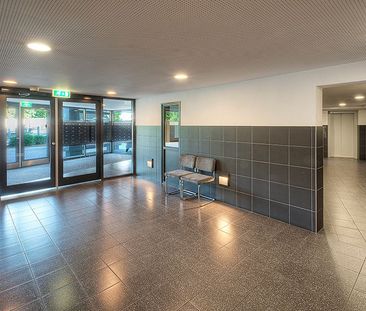 SCHITTEREND APPARTEMENT MET 1 SLAAPKAMER IN DOUVE WEIEN. (HEERLEN). - Foto 1