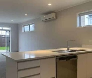 Hobsonville, 4 Bedrooms, $990 - Photo 1