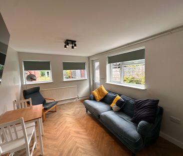 5 bedroom house *one room available* - Photo 2