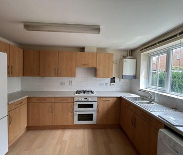 2 bedroom terraced house to rent - Photo 4