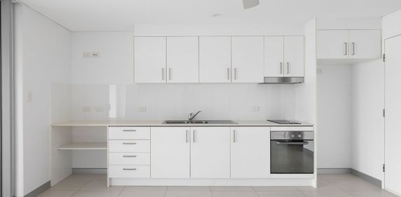 Studio apartment, 100 metres to the beach. Contact Julie Sykes 0438 050 110 - Photo 2