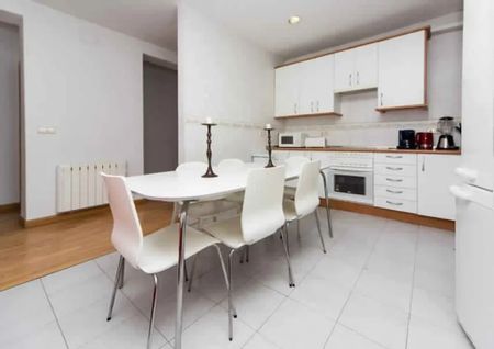 Calle de Embajadores, Madrid, Community of Madrid 28012 - Photo 2