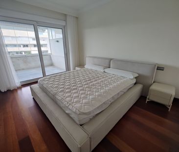 Middle Floor Apartment in Marbella - Photo 3