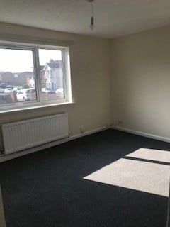 1 Bed Flat, Poole Road, SO19 - Photo 1