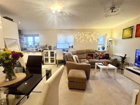 2 bedroom flat to rent - Photo 5