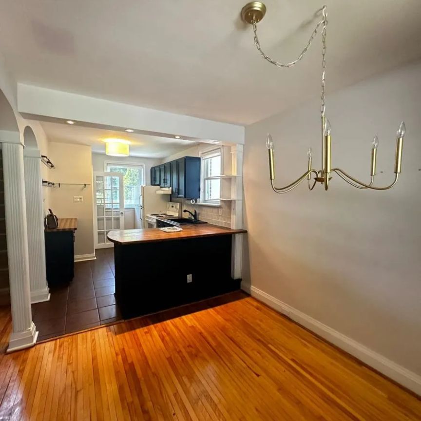 27 CRAIGMORE CRESCENT - Photo 1