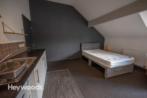 1 bedroom house of multiple occupation to rent - Photo 1