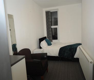 23-25 The Crescent, United Kingdom, TS5 6SG, Middlesbrough - Photo 4