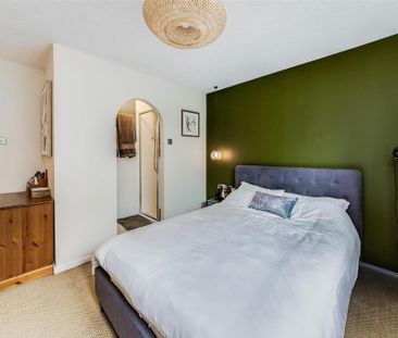 2 bedroom end of terrace house to rent - Photo 6