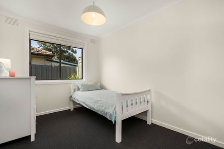 Nestled in a quiet, leafy enclave within an exclusive block of just six. - Photo 3