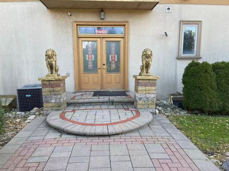 For Lease - 83 Elm Avenue, Richmond Hill, Ontario - Photo 2