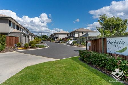 3 Bedroom in a Quiet Complex - close to all amenitiese - Photo 4