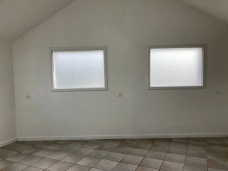 Location Appartement 5 pièces 120 m2 à Mohon - Photo 2