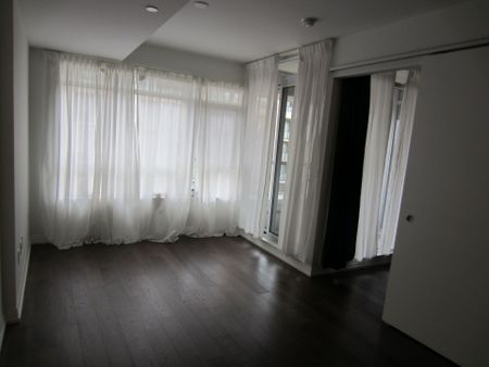 For Lease - 835 St. Clair Avenue Unit# 402, Toronto, Ontario - Photo 3
