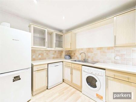 Quadrant Court, Jubilee Square, Reading, Berkshire, RG1 - Photo 4