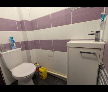 Room in a Shared House, Lyon St, SO14 - Photo 4