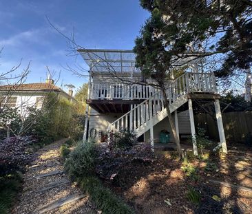 FURNISHED 3 BEDROOM COTTAGE - Photo 4