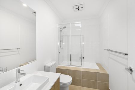 10 Creations Walk, Wyndham Vale VIC 3024 - Townhouse For Rent | Domain - Photo 4
