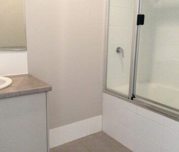 Low-Maintenance 3x2 Living in Quiet Seville Grove Location - Photo 4