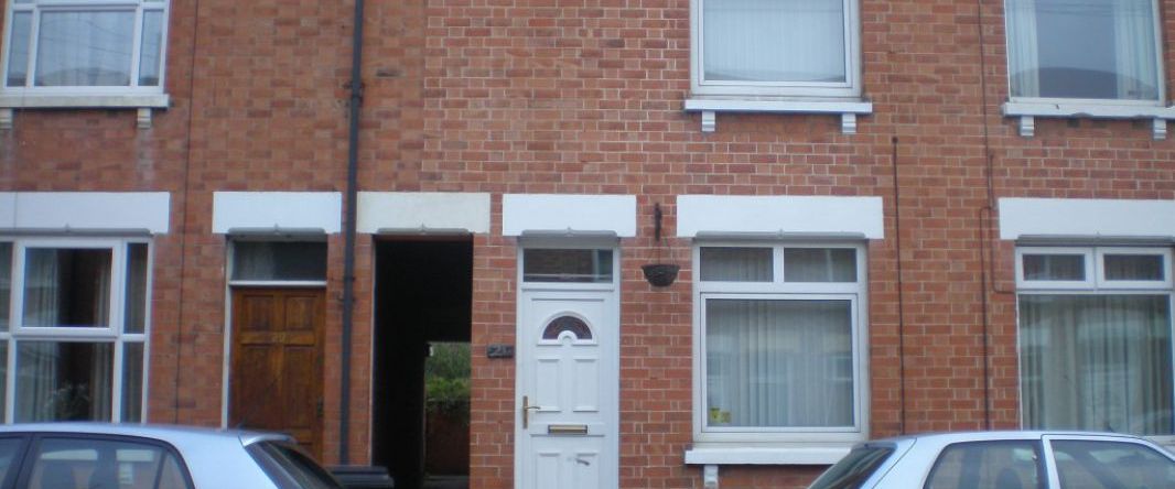 21 Station Street - Front Door Access & All Bedrooms UpstairsLoughborough - Photo 1