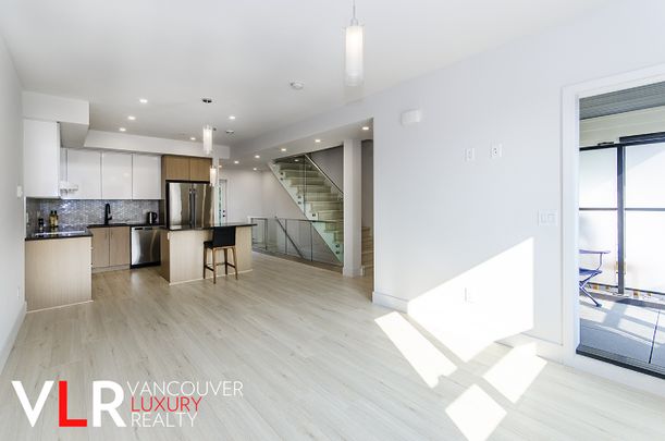 Townhouse in North Vancouver, BC - Photo 1