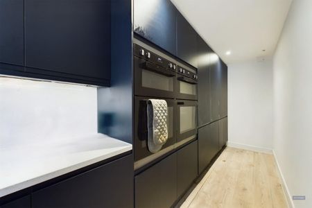 1 bedroom Flat To Let - Photo 5