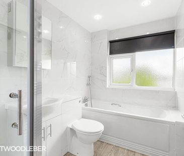 3 bedroom end of terrace house to rent - Photo 3
