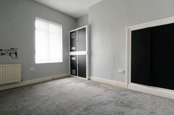 2 bedroom end of terrace house to rent - Photo 1