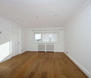 Bowes Road, W3 - Photo 3