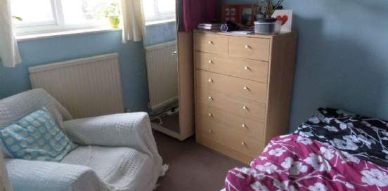 2 bedroom property to rent in London - Photo 2