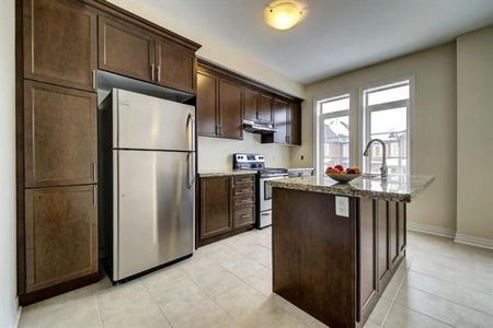 For Lease - 3092 Eberly Woods Drive, Oakville, Ontario - Photo 4