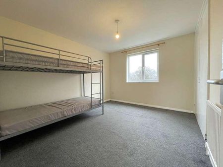 Pendleton, Ravensthorpe, PE3 - Photo 3