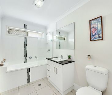 MODERN LOW MAINTENANCE LIVING! Solar Power - Photo 3