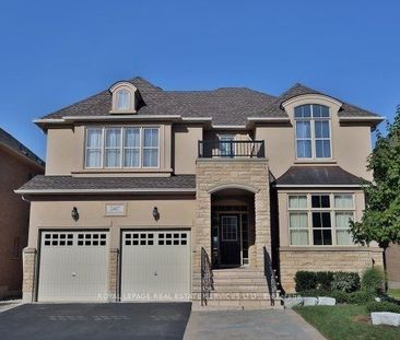 Detached Home For Lease | W8137762 - Photo 2