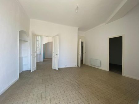 Location Appartement 3 pièces 74m² NICE 06000 - Photo 4