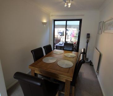 3 bedroom semi-detached house to rent - Photo 4