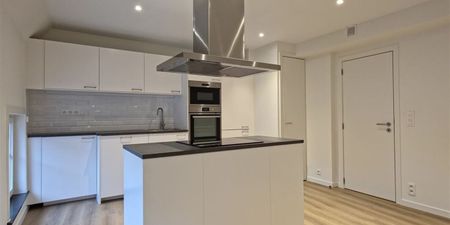 Appartement te huur in Péruwelz voor € 735 met 2 slaapkamers - Foto 3
