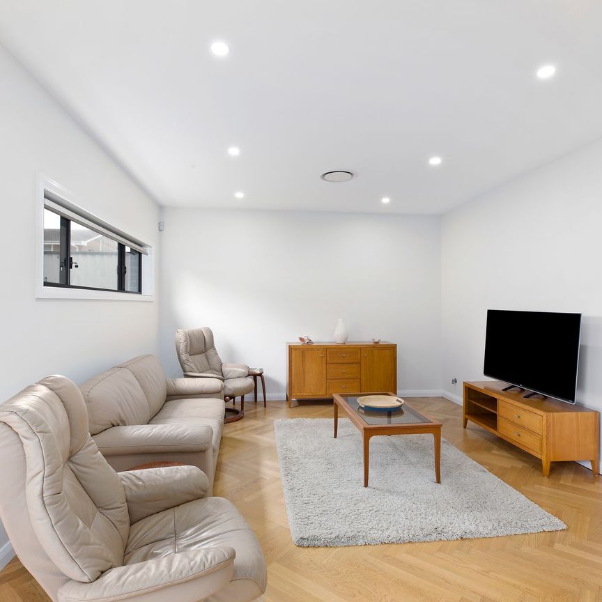 Coastal Luxury Townhouse Just Moments from the Beach - Photo 1