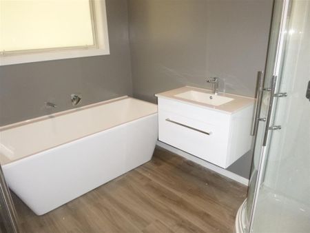 WAINUIOMATA LIVING - Photo 5