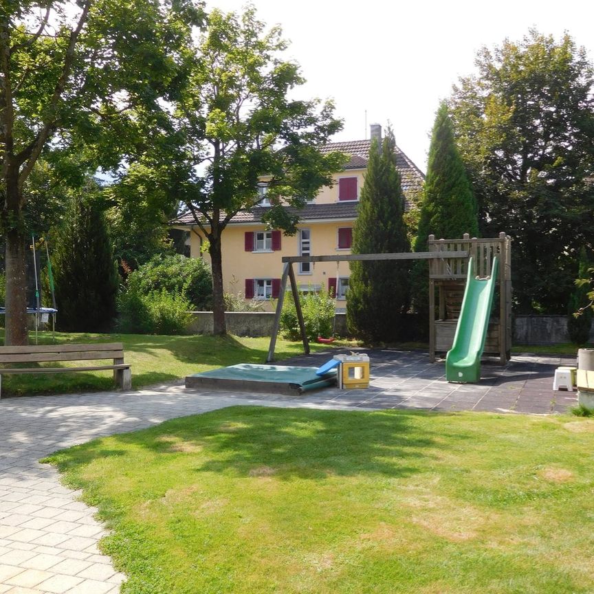 4.5-Zimmerwohnung mit schönem Gartensitzplatz - Photo 1