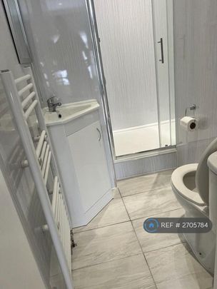 2 bedroom maisonette to rent - Photo 1