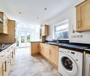 Dorchester Road, Weybridge, Surrey, KT13 - Photo 2