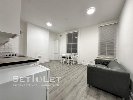 17 Evington Road, Leicester, Leicestershire, LE2 1QG - Photo 3