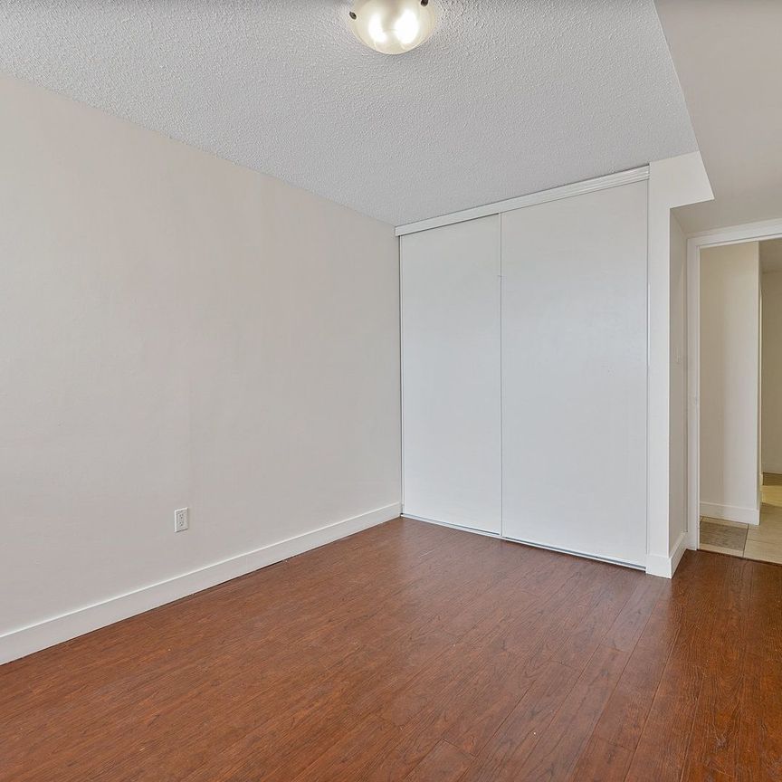 For Lease - 10330 Yonge Street Unit# 707, Richmond Hill, Ontario - Photo 1