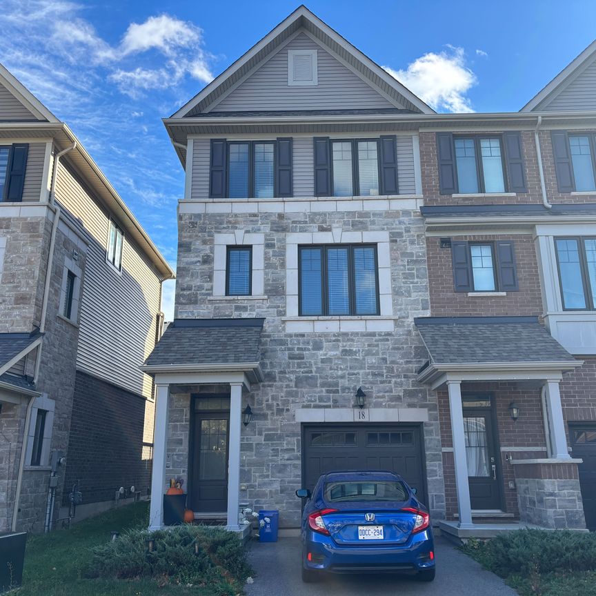 For Lease - 18 Hibiscus Lane, Hamilton, Ontario - Photo 1