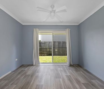 Spacious family home with large fully fenced yard. - Photo 1