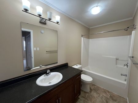 3 Bedroom Townhouse in Evergreen - Photo 5